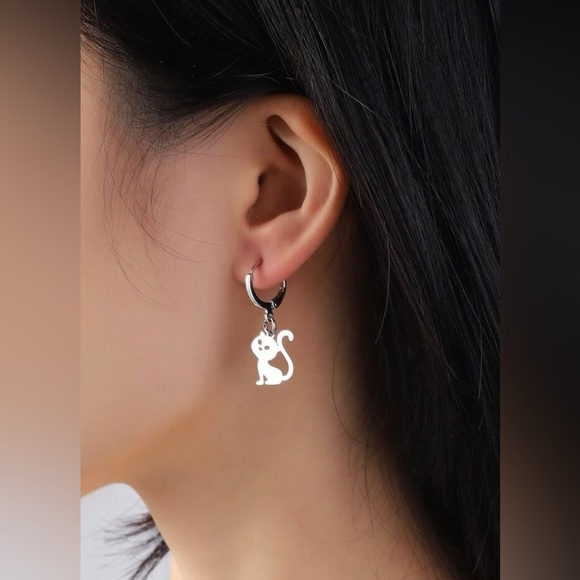 🐈‍⬛ Stainless Steel Cat Charm Drop Earrings NWT - Picture 9 of 10
